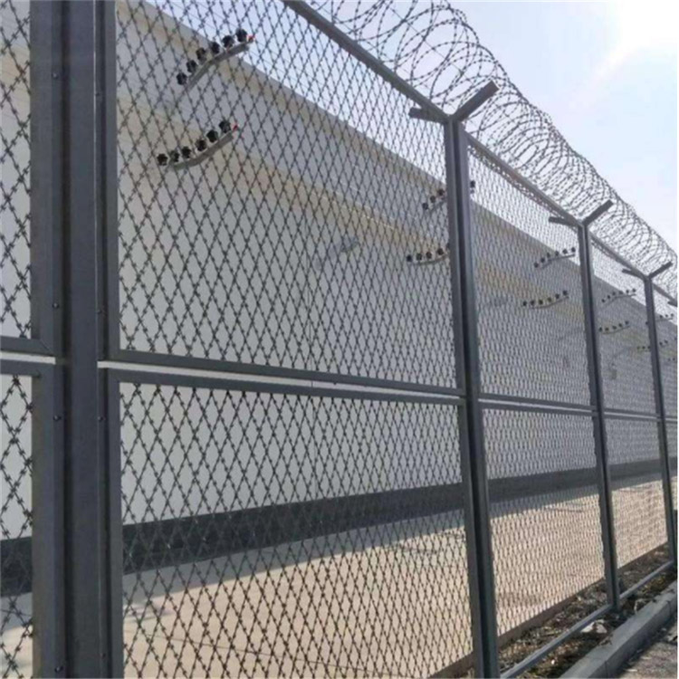 山东监狱梅花刺隔离钢网墙