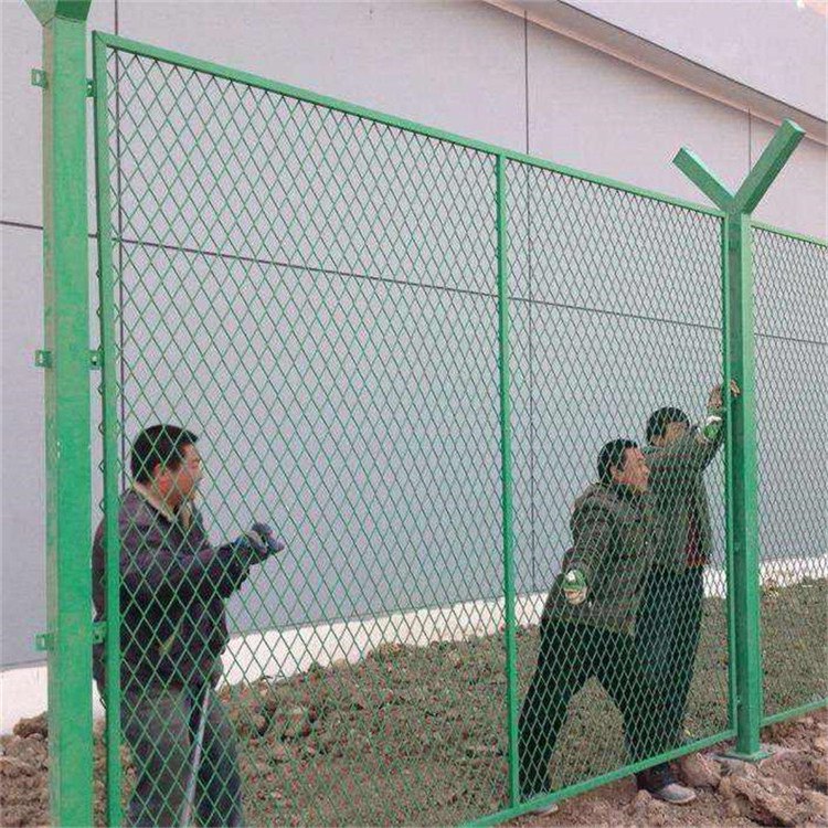 青岛监狱钢网墙安装完毕图片1
