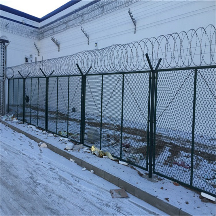 青岛监狱钢网墙安装完毕图片4