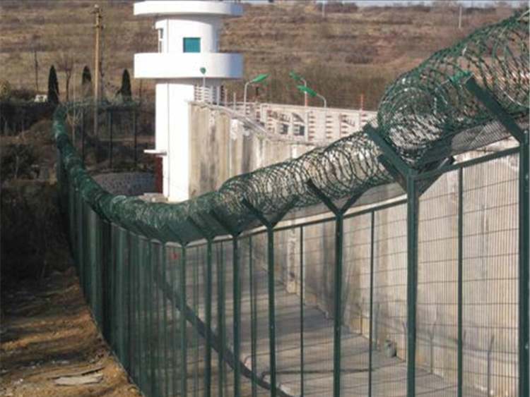 监狱围墙刀刺隔离网