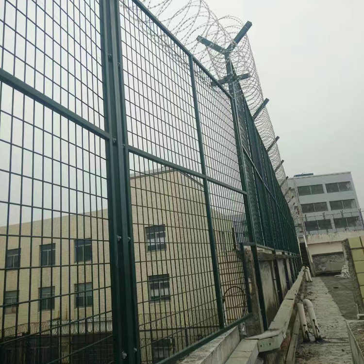 石家庄监狱钢网墙安装刀刺网效果