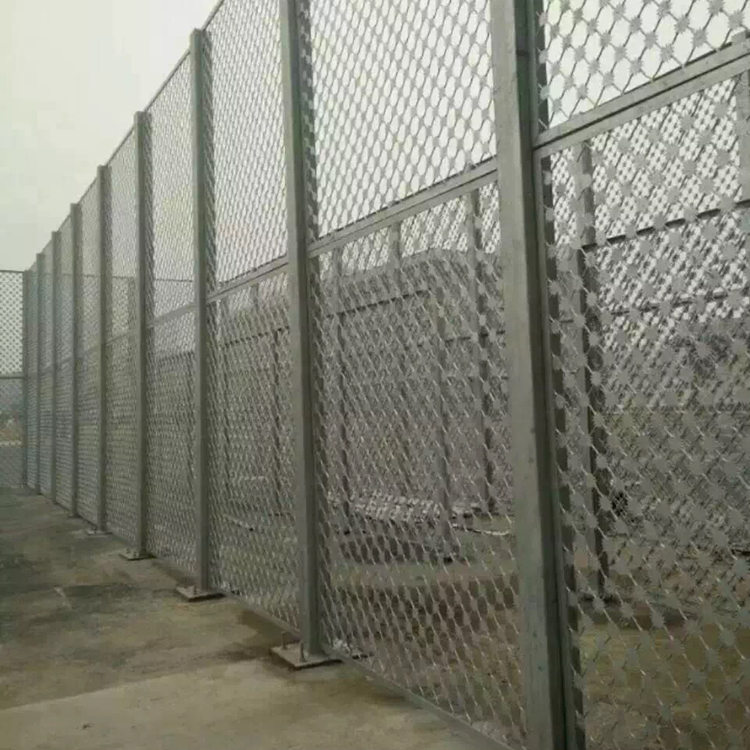 云南监狱钢网墙施工图片及价格