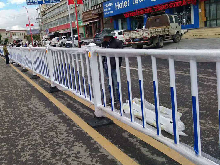 西藏市政道路护栏