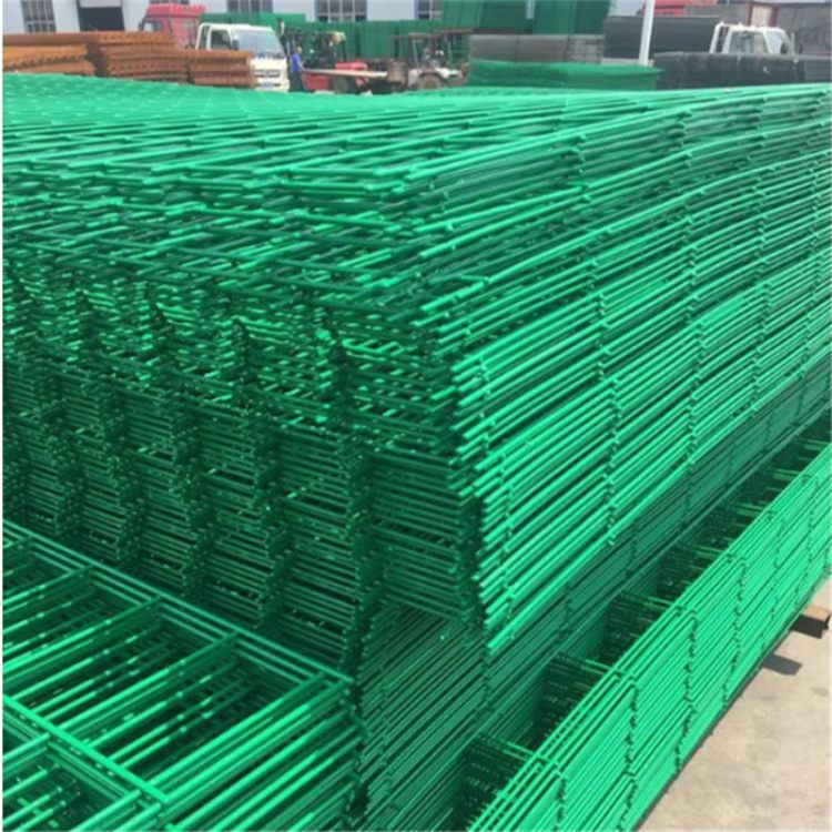 双边丝护栏网用在高速公路上也是比较广泛的图片2